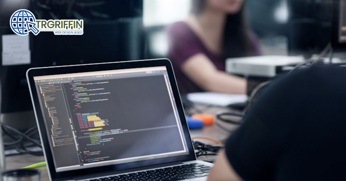 AI coding assistant canggih mendukung pengembangan kode secara efisien
